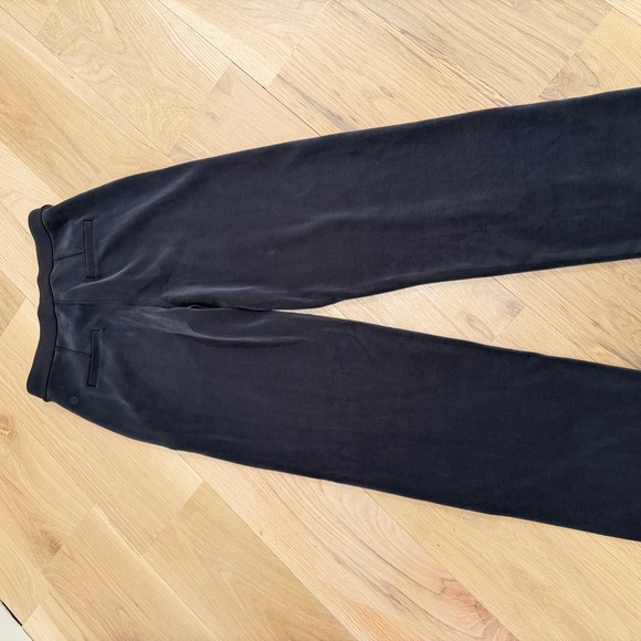 Lululemon softstreme pintuck black pants xs (size 4/6) regular length - Picture 7 of 7